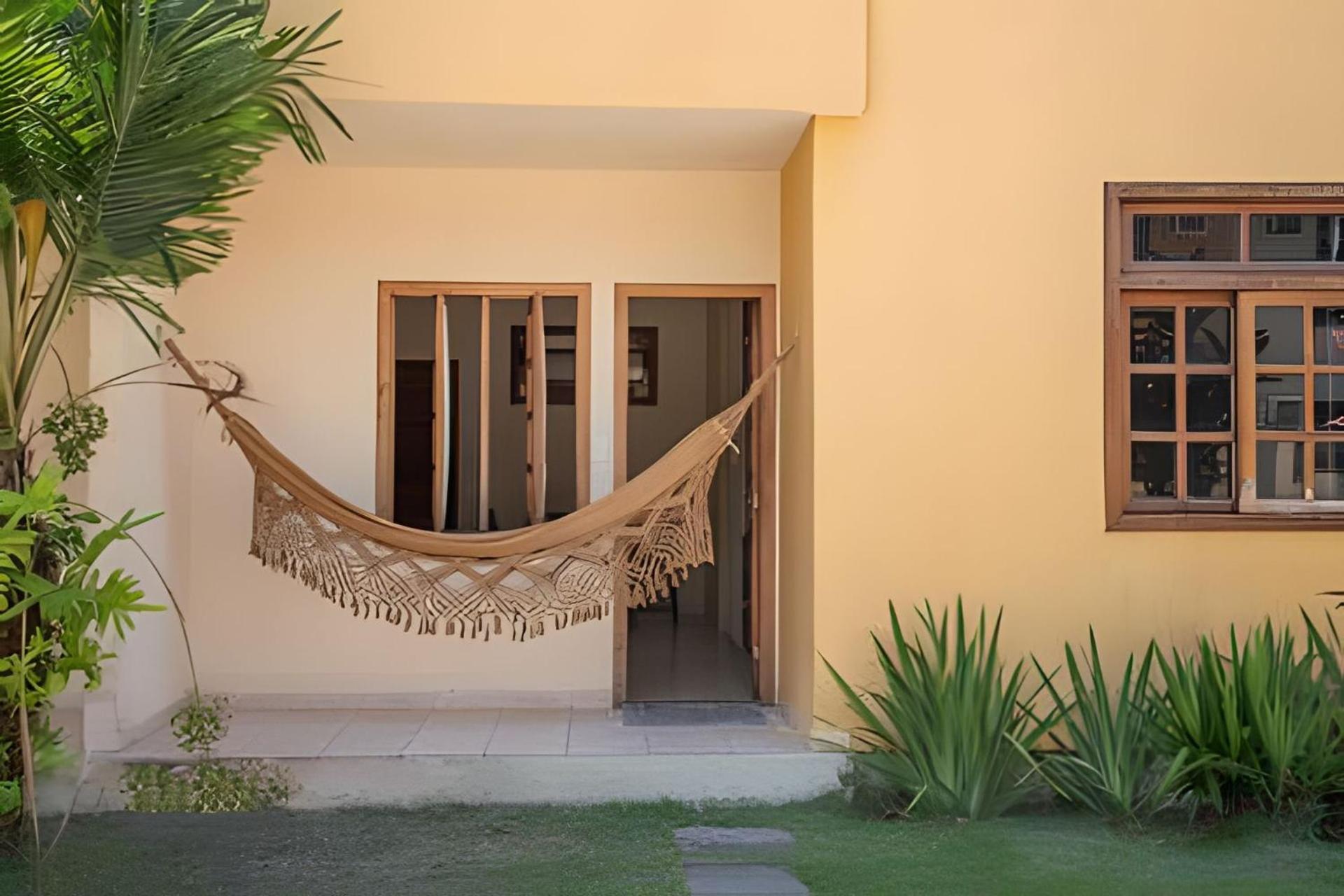 Casa de férias Taperapuan Beachfront Haven: Poolside Retreat With Wi-fi