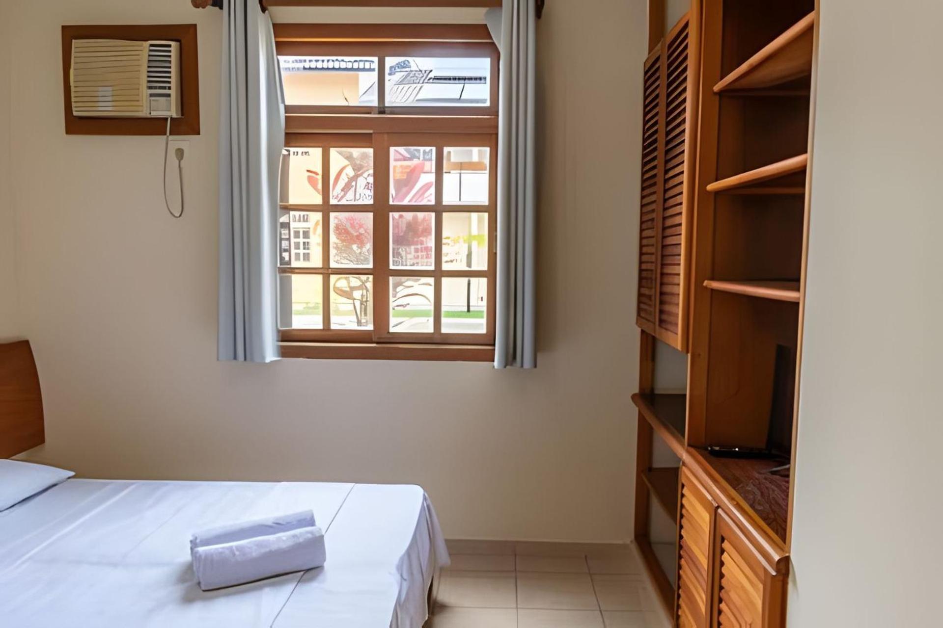 Taperapuan Beachfront Haven: Poolside Retreat With Wi-fi *